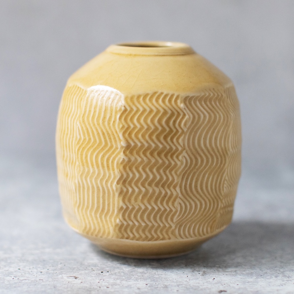 Handmade studio art pottery vase signed Lynne yellow geometric etched patterns